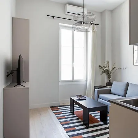 Francilia - Welkeys Apartmán *